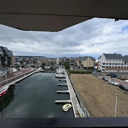 Logement Entier Dans Le Port De Deauville Exterior photo