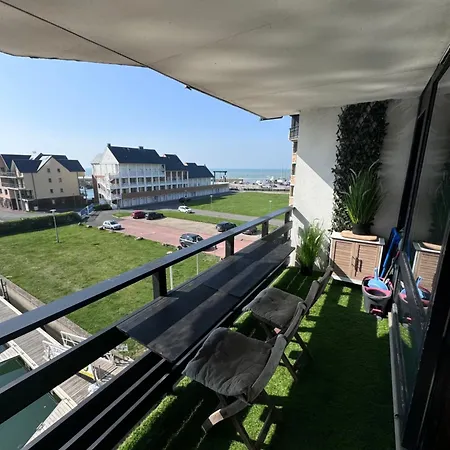 Logement Entier Dans Le Port De Deauville Exterior photo